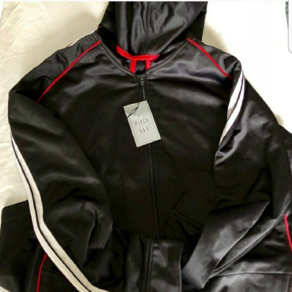 NEW Boys Track Suit, Size XL(Boys 18-20)